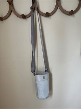 Hydro jug holder